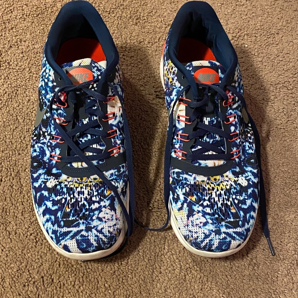 Mens Sneakers. Nike Free